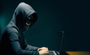 ไวท์แฮกเกอร์ สาธิตวิธีแฮคเข้าระบบบนเครื่องบิน ผ่านหน้าจอความบันเทิงหลังพนักพิง