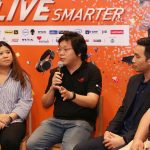 นายศรัณยพงศ์ สินทิพย์ ROG Business Development Manager บริษัท เอซุส มาร์เก็ตติ้ง ประเทศไทย จำกัด กำลังพูด